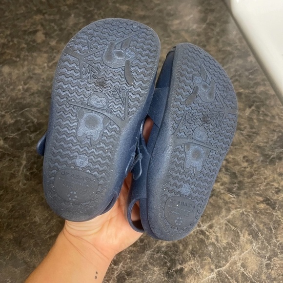 Okabashi Navy Rubber Slip On Sandals Kids Size 9 - Picture 6 of 7